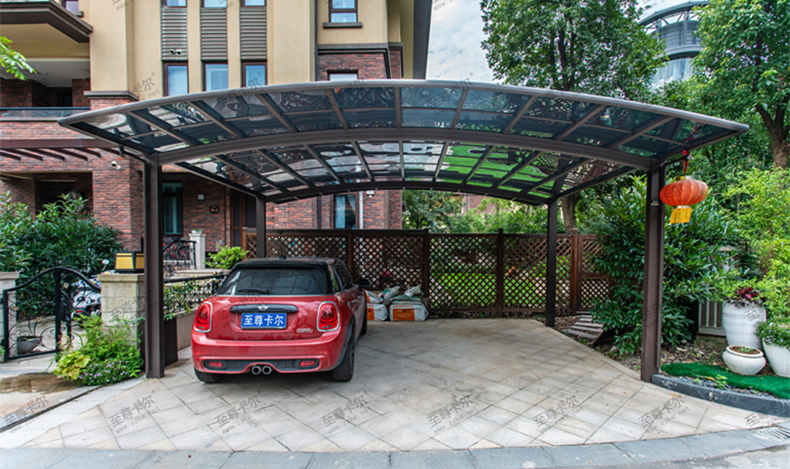 搭建車(chē)棚，為什么要首選鋁合金車(chē)棚呢？