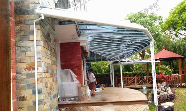 本地用戶家庭安裝雨棚,記住這幾點再也不會被坑