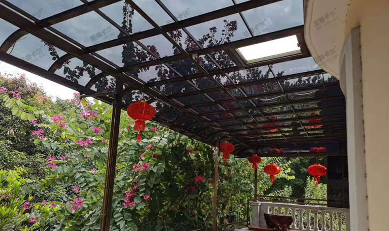 家中安裝這種雨棚遮陽(yáng)棚，不僅美觀且安全！