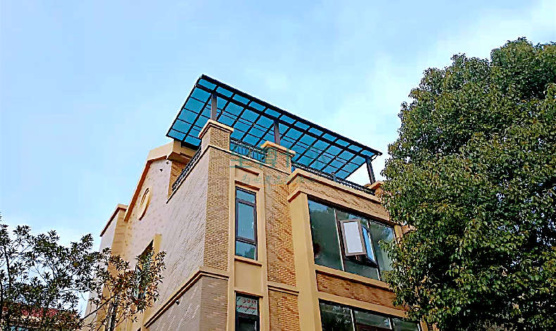 剛搭建的雨棚就生銹漏水，問題出在哪？看看搭建雨棚的注意事項